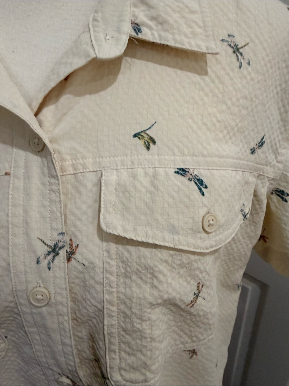Eddie Bauer Dragonfly Print Button Front Camp Shirt Women’s Medium Outdoor Top - Picture 4 of 4